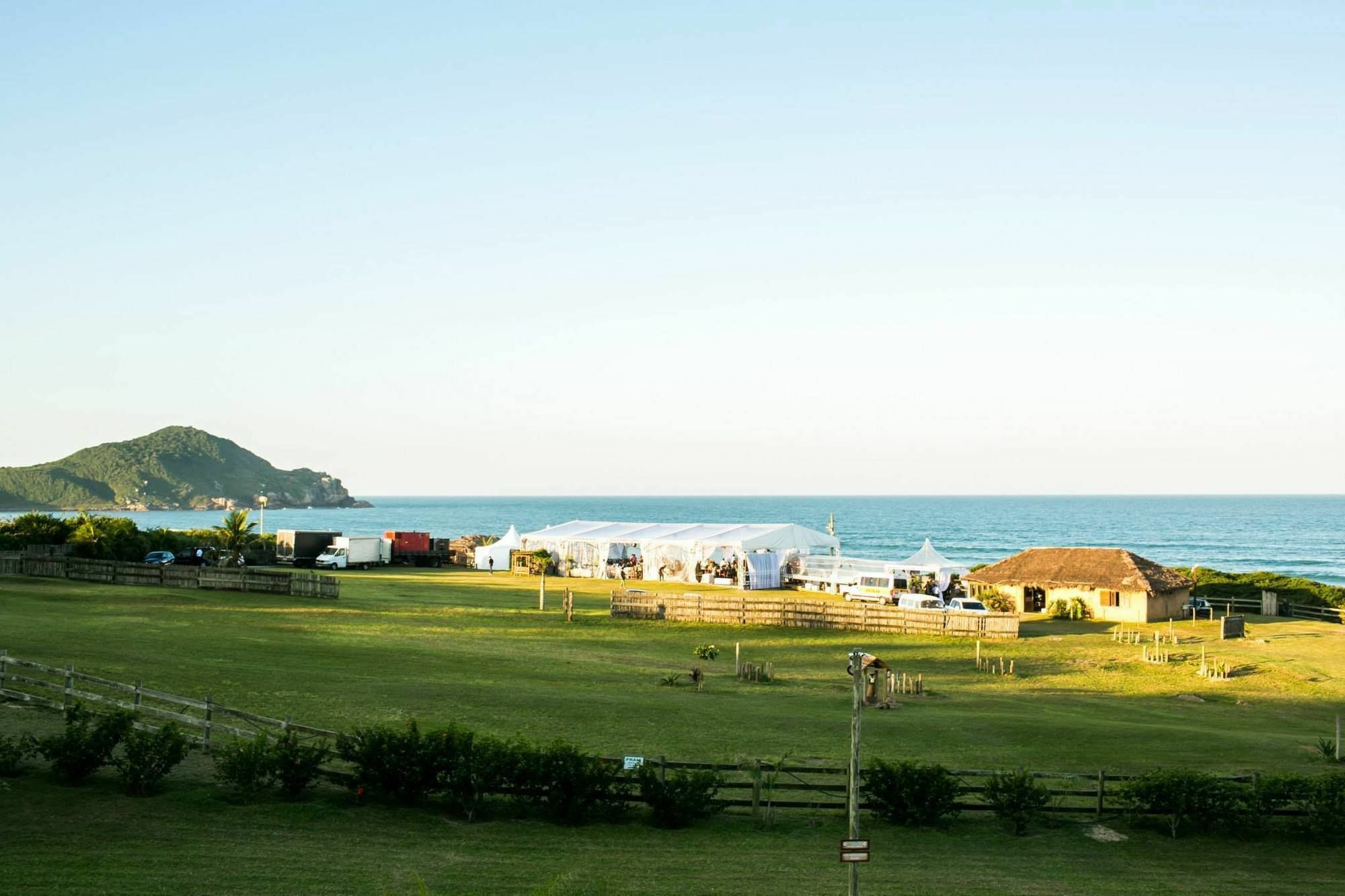 Maison d'hôtes Fazenda Do Rosa à Praia do Rosa Extérieur photo